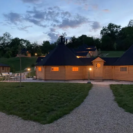 Aux Kotas Finland'ain Lodge Izieu