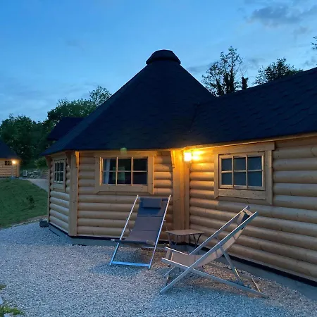 Lodge Aux Kotas Finland'ain Izieu