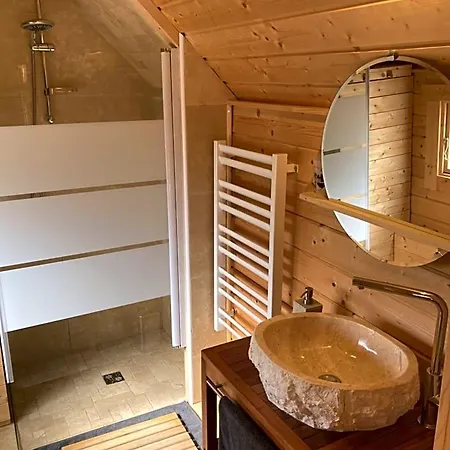 Aux Kotas Finland'ain Lodge *